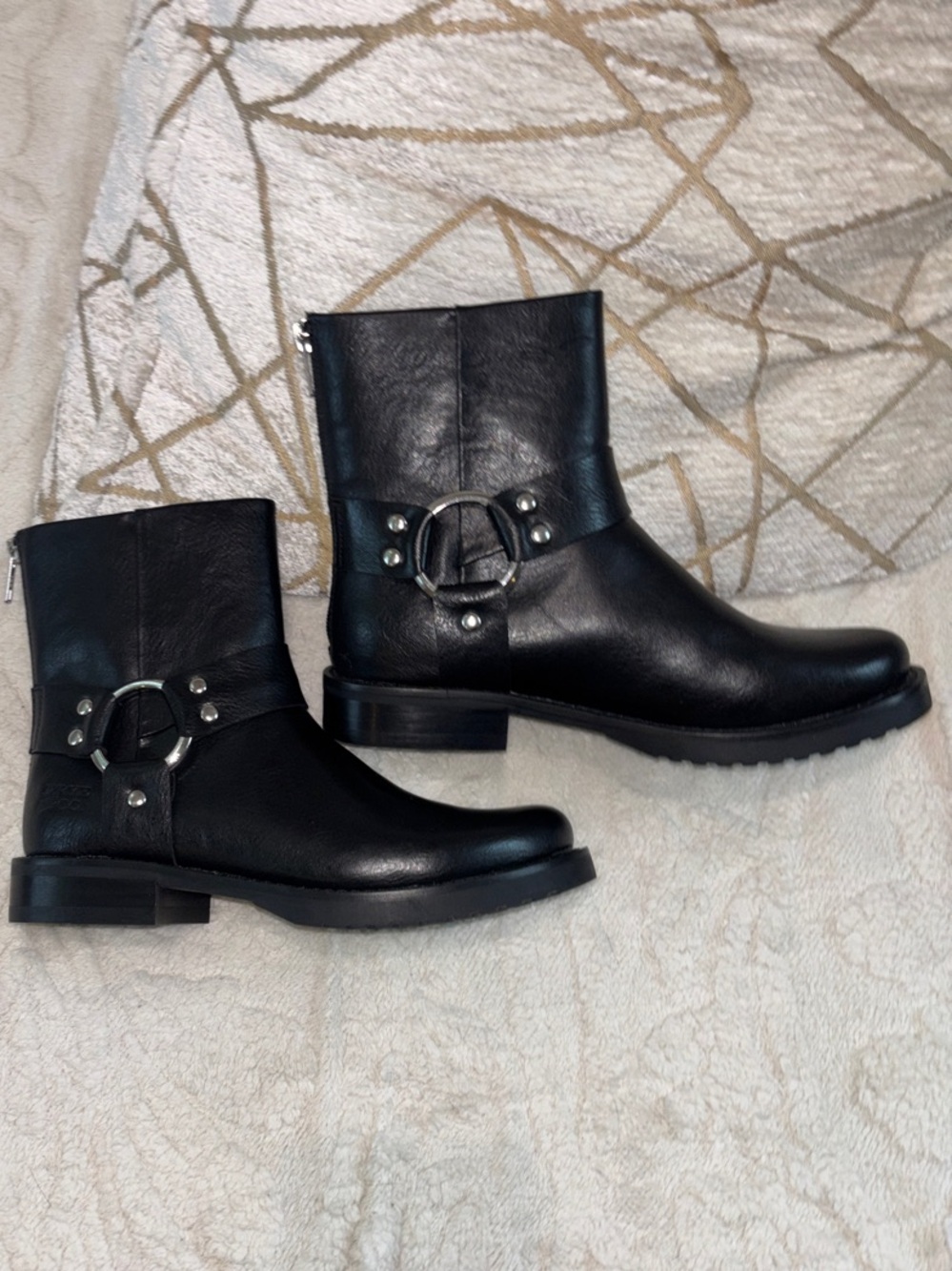 NEW - FRYE & CO Chesnee Harness Bootie in Black Size 6